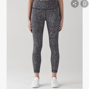 Lululemon speckled wunderunders size 8